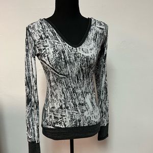 Curious Gypsy Ribbed Shirt size M